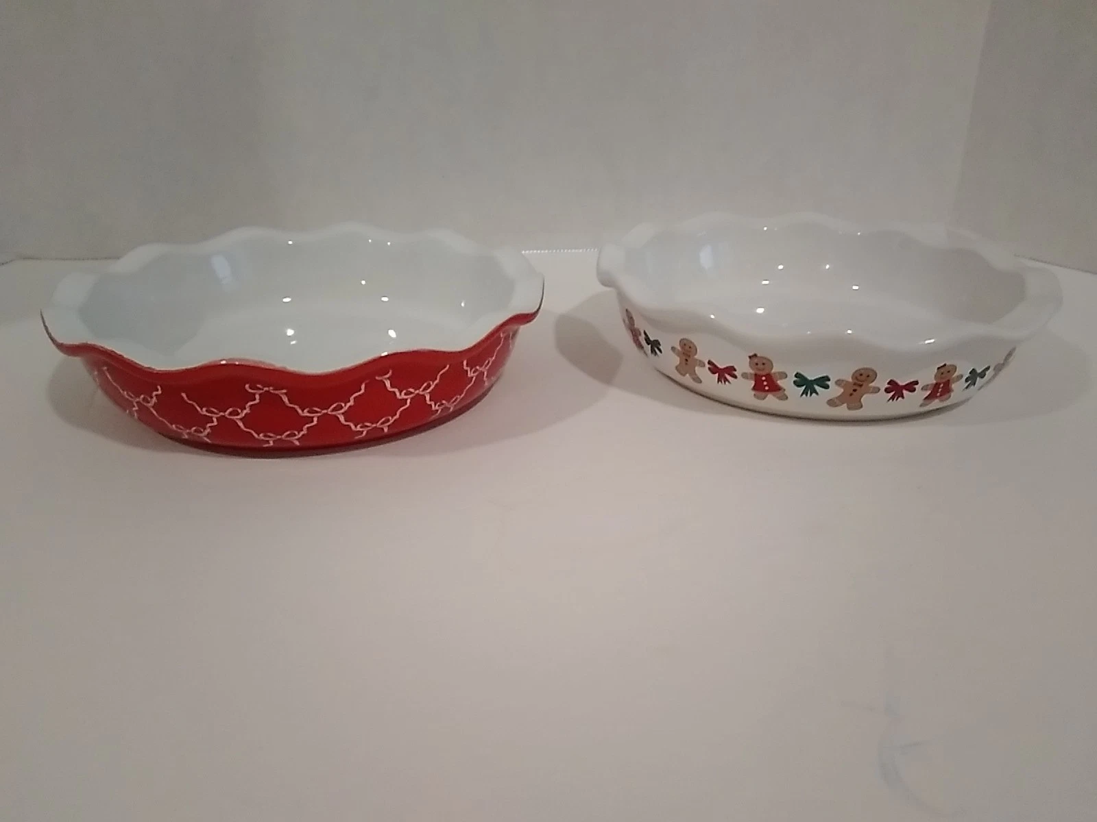 Holiday Time 2-Pack Mini Pie Plates 5.5X1.1 Stoneware Gingerbread & Red