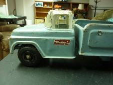 Buddy L  light blue  single axle wrecker with no accessories