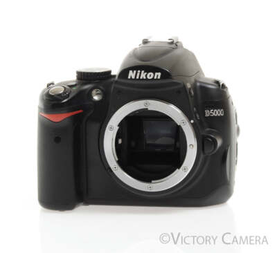 Nikon D5000 Digital SLR Camera Body w/ Charger (~22,000 shots)  [EXC-]