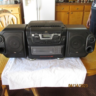 JVC ボックス型ラジカセ CDプレーヤー付き VINTAGE JVC 3 CD/Dual Cassette Portable Component System PC-XC12
