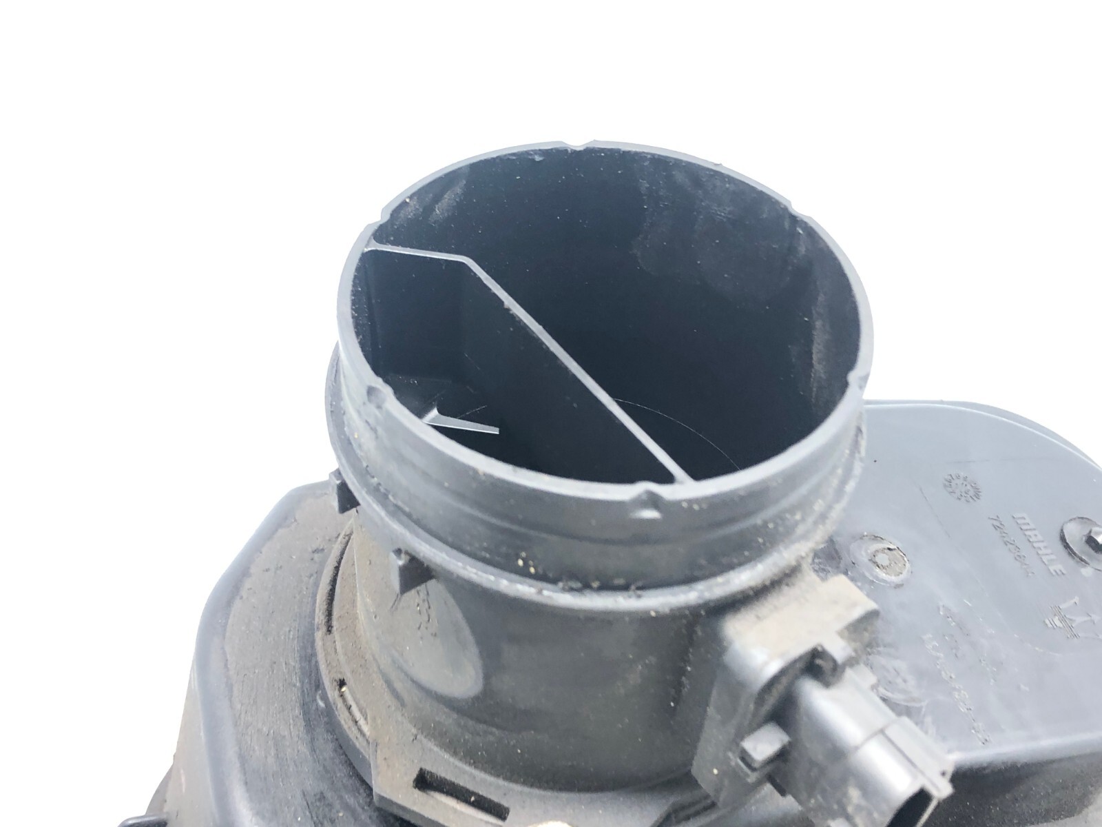 2017-2020 MASERATI LEVANTE RIGHT PASSENGER FRONT AIR CLEANER FILTER HOUSING OEM