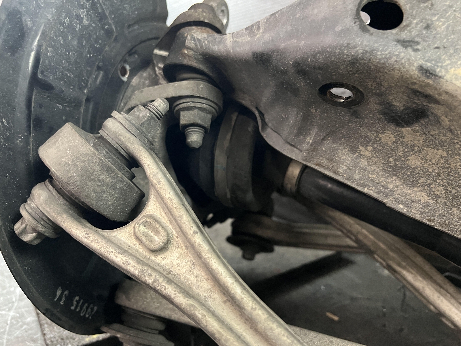 14-17 MASERATI GHIBLI REAR DRIVER LEFT KNEE SPINDLE W/ AXLE SHAFT CONTROL ARMS