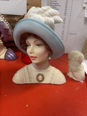 Cameo Girls Lady Vase Judith 1910 Transatlantic Lady Bust 2000 Ed