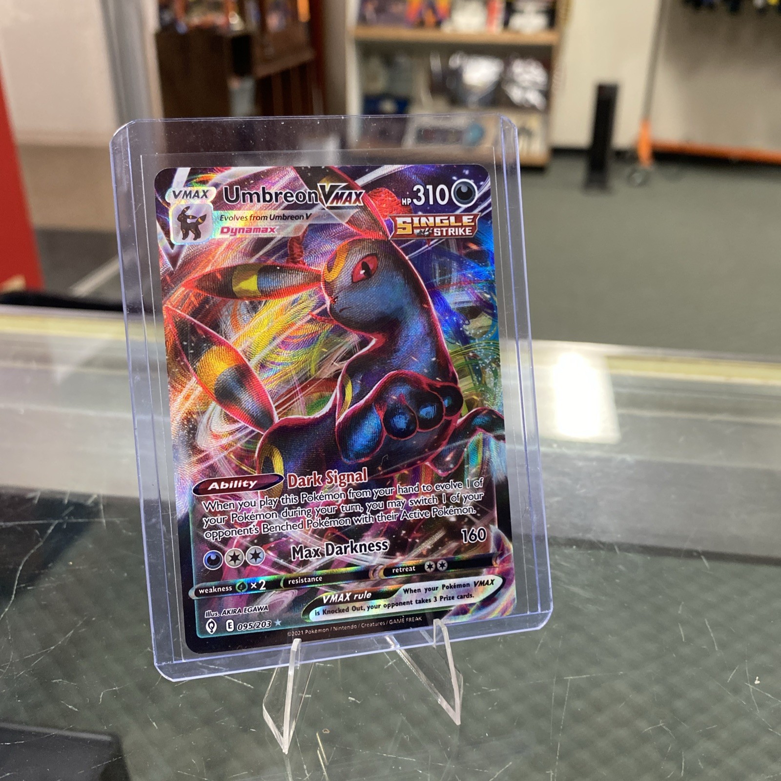 Pokemon Card  UMBREON VMAX  Ultra Rare  095/203 EVOLVING SKIES Mint 95/203