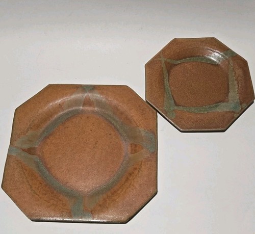 Juego de 2 platos (cena y ensalada) de gres firmados octágono arte cerámica de estudio de colección - Imagen 2 de 14