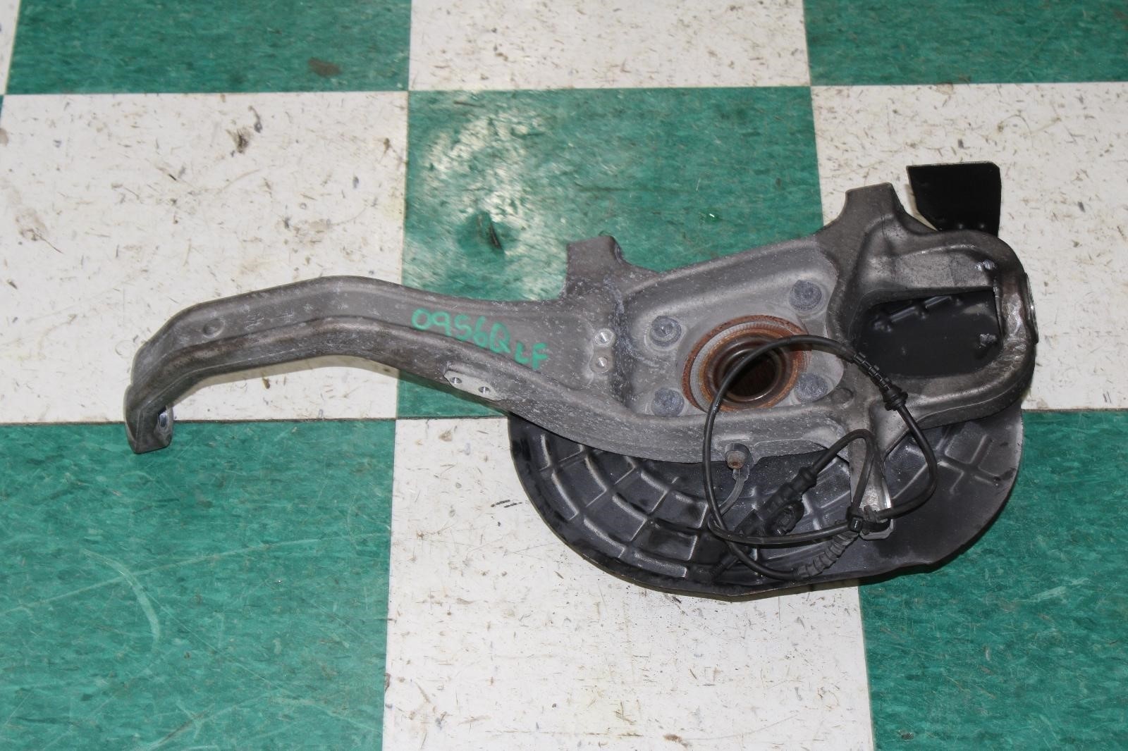 14-17 Ghibli 3.0L AWD Twin Turbo Driver LH Left LF Front Spindle Bearing Hub OEM