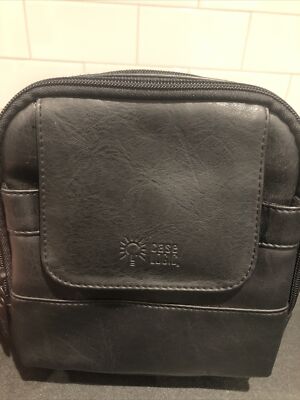 Vtg Case Logic Leather Bag Zip Up Camera Bag with Strap 8 x3.5 x8  Crossbody