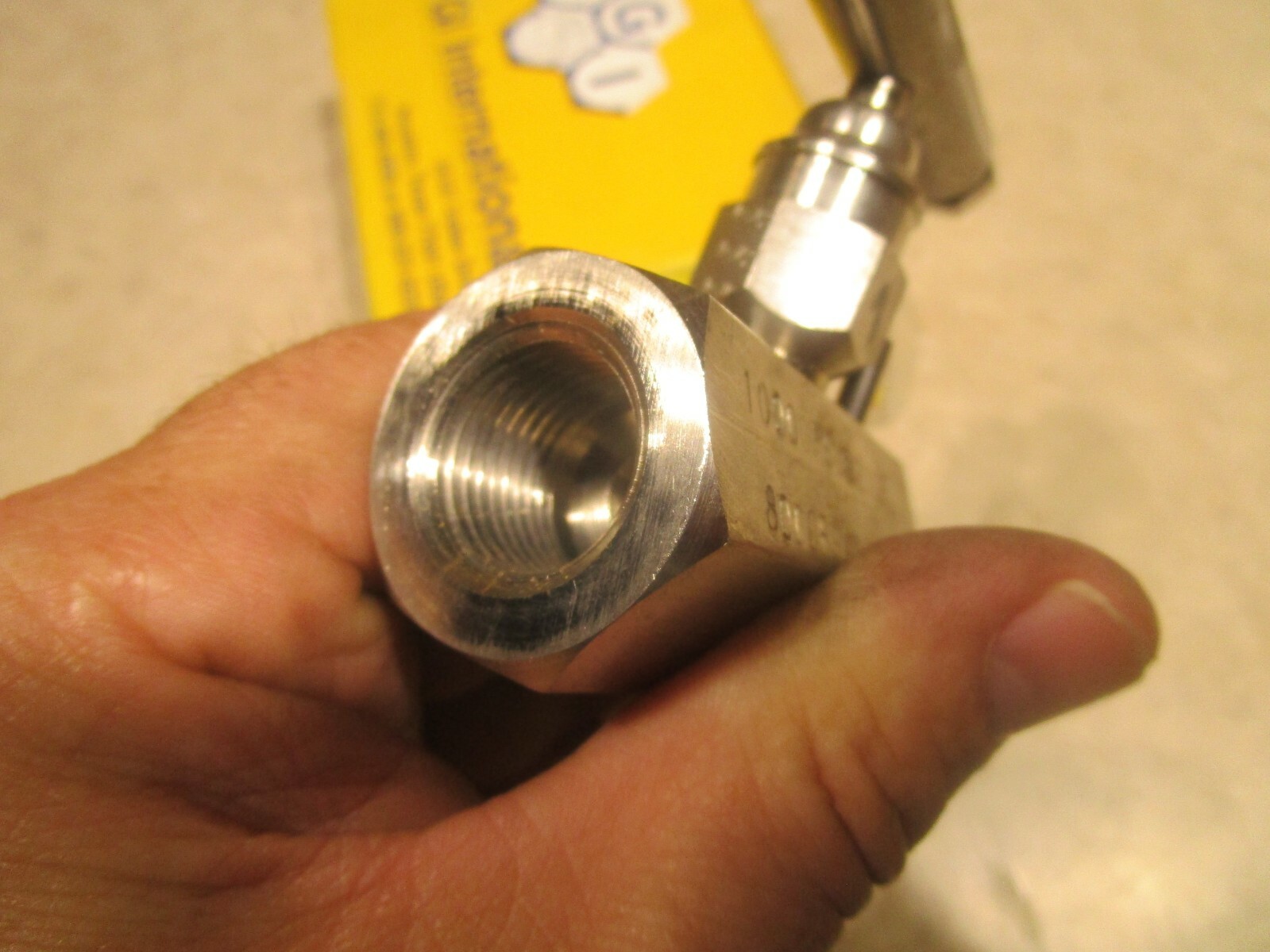 Vanne à Aiguille PGI International V-506SCT En Acier Inox 316, 1/2" FNPT X 1/2" MNPT, D0506 - New Old Stock