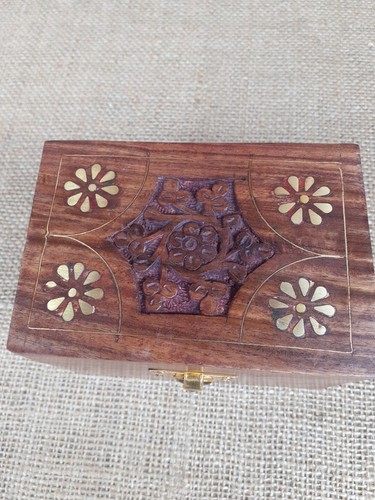 6 Bottle 12 cm Sheesham Wood Essentail Oils Bottles Box - Picture 2 of 19