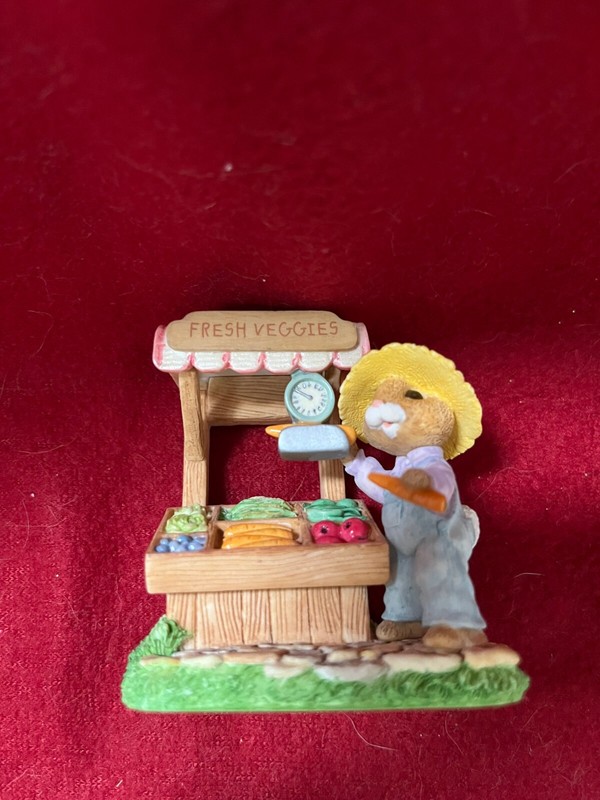 1997 Hallmark Keepsake Farmer's Market Tender Touches Ornament