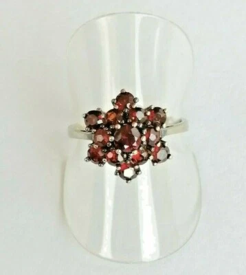 Ring mit Granat in Blumen Form Gold 333 8K Größe 17 mm - 53 (1454) - Bild 1 von 4