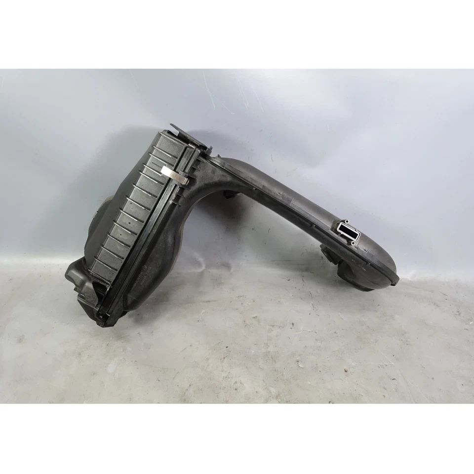 Damaged 14-18 BMW F10 535d N57 6-Cyl Diesel Engine Air Filter Intake Housing OEM - Imagem 4 de 4