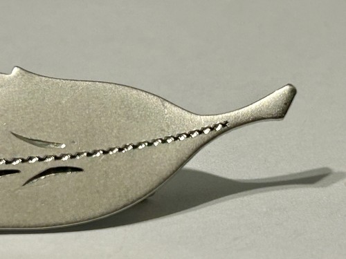 Leaf Etched Silver Tone Brooch Pin (FC212-4Q1117 - Picture 4 of 9