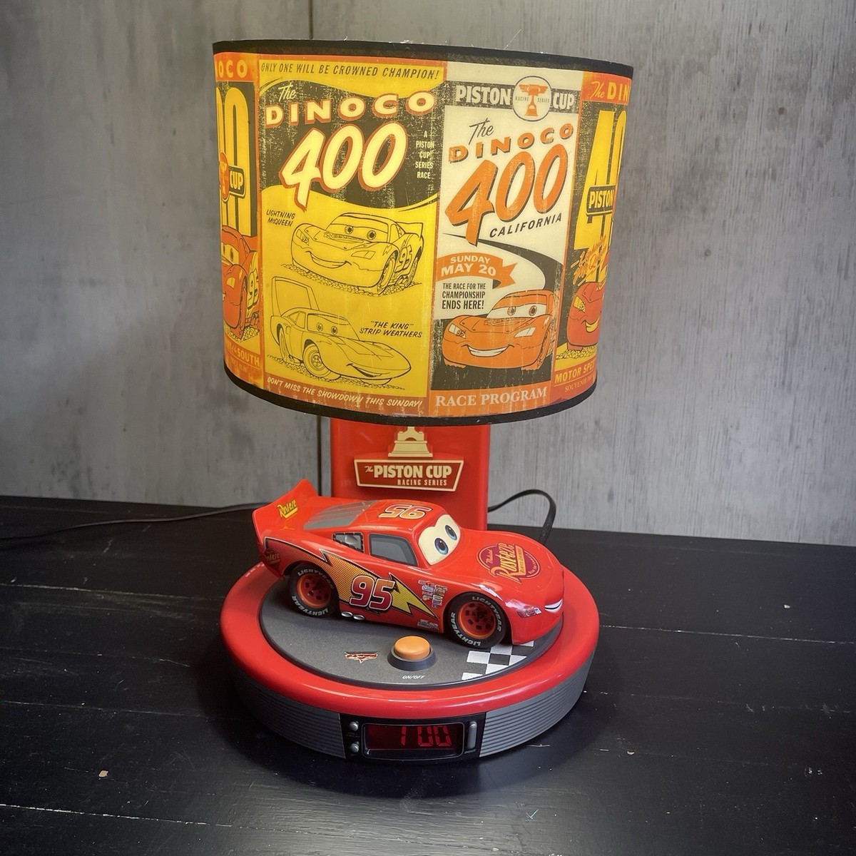 Disney Pixar Cars ライトニング・マックィーン 置時計 Vintage Disney Pixar Cars Lightning McQueen Talking Lamp Alarm