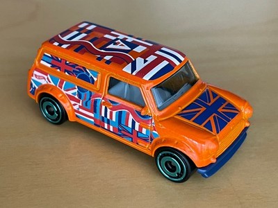 Hot Wheels / '67 Austin Mini Van / HW Art Cars / Spielzeug - Auto / Mattel