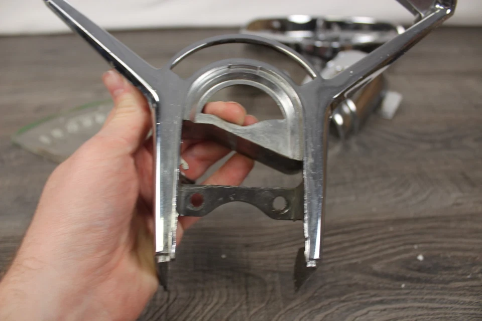 Parts 1955 1956 CHEVROLET CHEVY BEL AIR DASH SPEAKER Speedometer GRILL BEZEL - Image 3 of 4