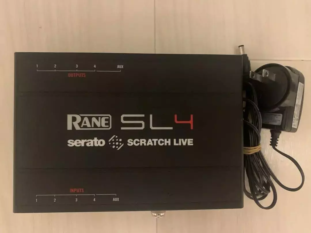 RANE SCRATCH LIVE SL4 Digital DJ System Audio Interface Serato w/ Case