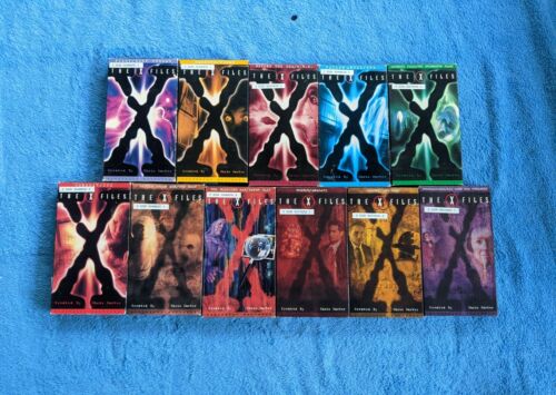 THE X FILES 11 VHS Tape Lot TV Sci-fi Cult David Duchovny Gillian Anderson