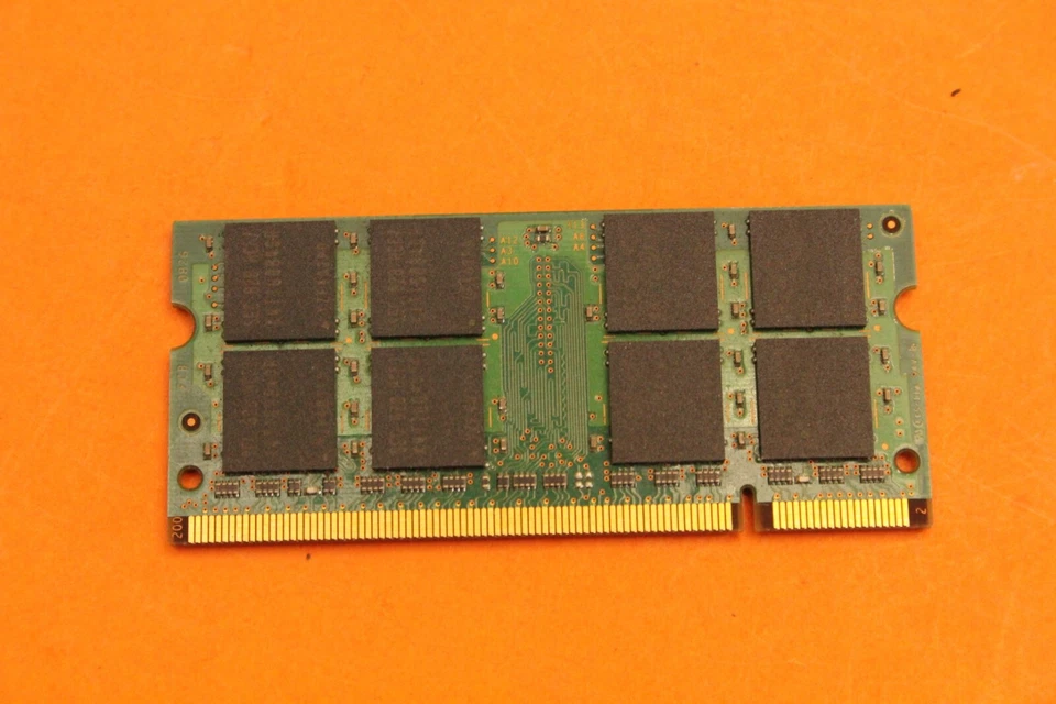Samsung M470T5663CZ0 1 GB PC2-6400 DDR2-800 SODIMM Laptop - Image 2 of 4