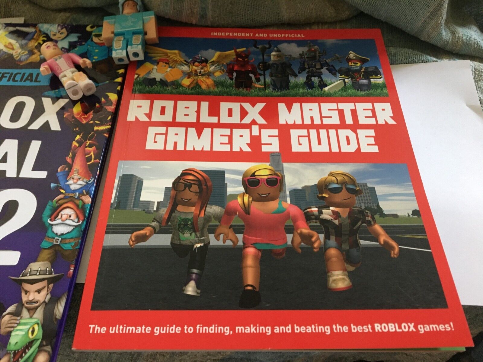 ROBLOX Master Gamer's Guide: The Ultimate Guide to Finding, Making and  Beating the Best ROBLOX Games!