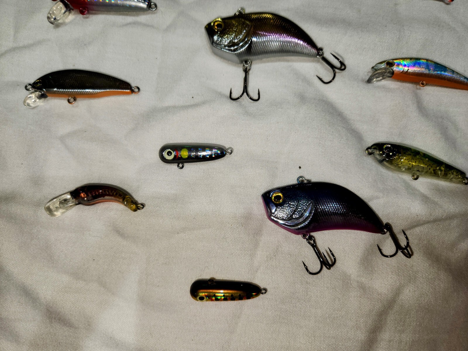 12 pcs Fishing Crankbaits Jerkbaits Plugs High Quality Rattle - Image 3