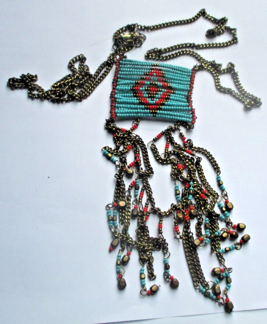 Comment choisir le collier parfait pour compléter sa tenue Comment choisir le collier parfait pour compléter sa tenue