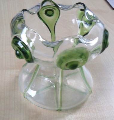 Stuart & Söhne antike kleine Vase Jugendstil / Pfauenglas, mundgeblasen