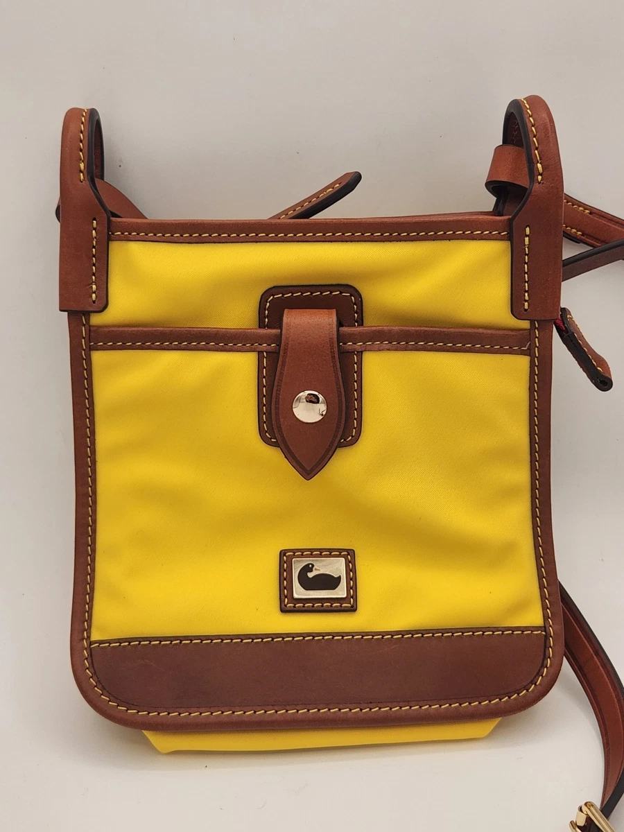 ⭐️未使用⭐️Dooney&Bourke レザーケース/イエロー/ヴィンテージ Dooney & Bourke Nylon Exterior Yellow Bags & Handbags for Women
