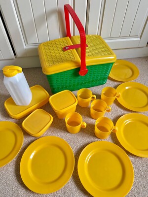 Picknickkorb & Inhalt, Tupperware etc. Erwachsenengröße Vintage 80er-90er Jahre bunt