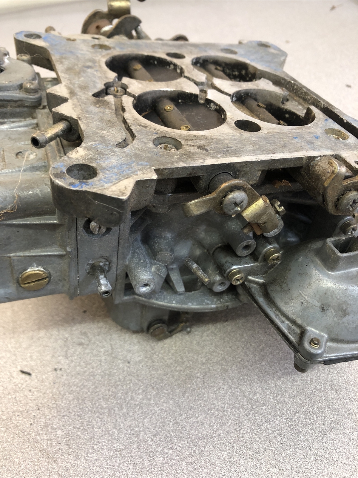 🔥🔥🔥🔥Holley 600 CFM 4 bbl Carburetor Electric Choke Vacuum Secondary