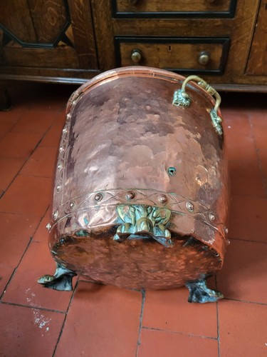 A Fantastic Antique Copper Copper Log Bin On Paw Feet - Picture 14 of 17