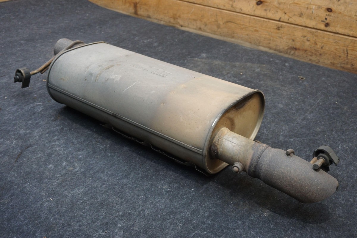 Center Exhaust Muffler Silencer Tail Pipe 84496908 Cadillac