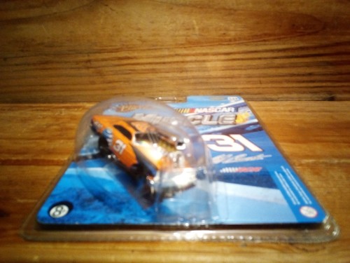 (18-6) 1:64 SCALE 1962 CHEVY BEL AIR / WINNER'S CIRCLE / NASCAR MUSCLE / SER. 2 - Picture 9 of 24