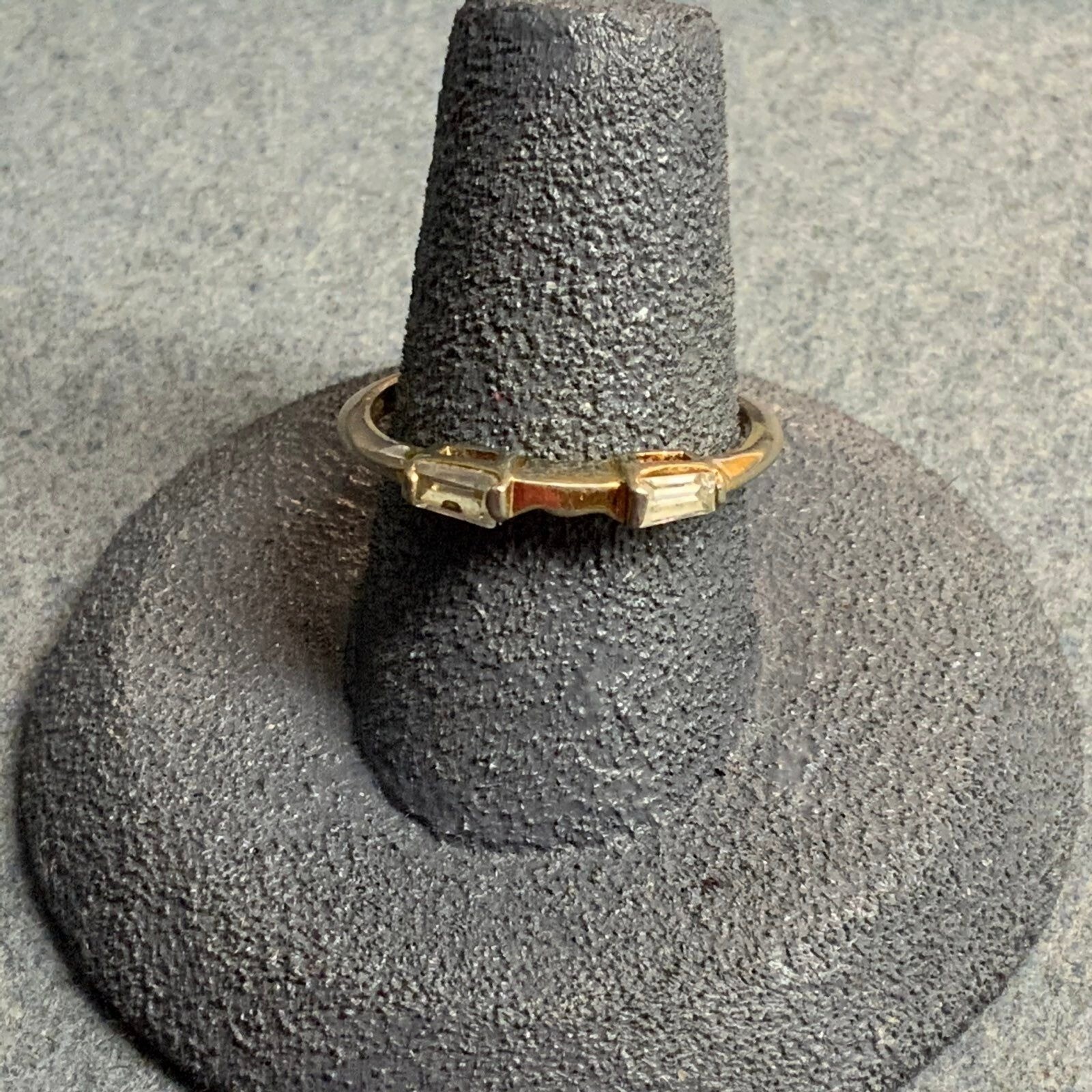 Vintage Rectangular Rhinestone Ring Size 7.5 8 Go… - image 1