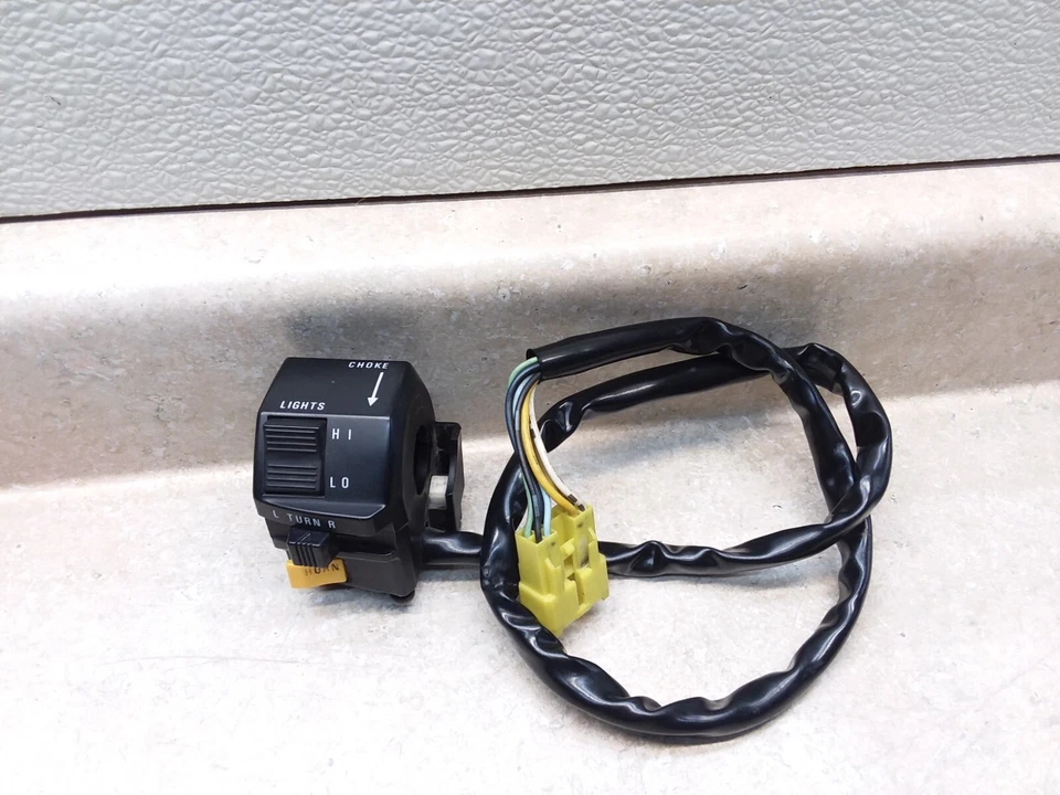 Interruptor de control del manillar izquierdo Suzuki GSXR 1100 1995 GSXR1100-W PA AP-304 Foto 4 de 4