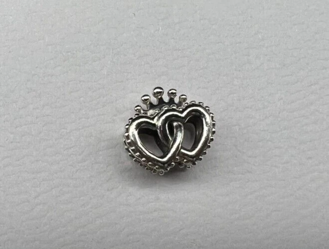 United regal hearts charm clearance