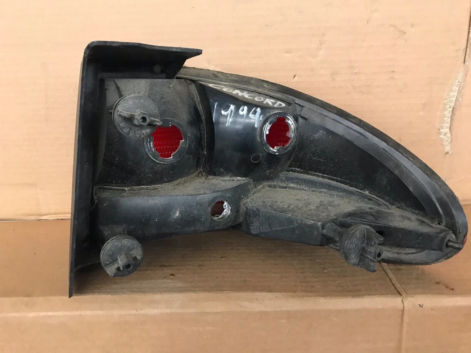 93 94 95 96 97 CHRYSLER CONCORDE LUZ TRASERA IZQUIERDA MOPAR OEM Foto 3 de 3