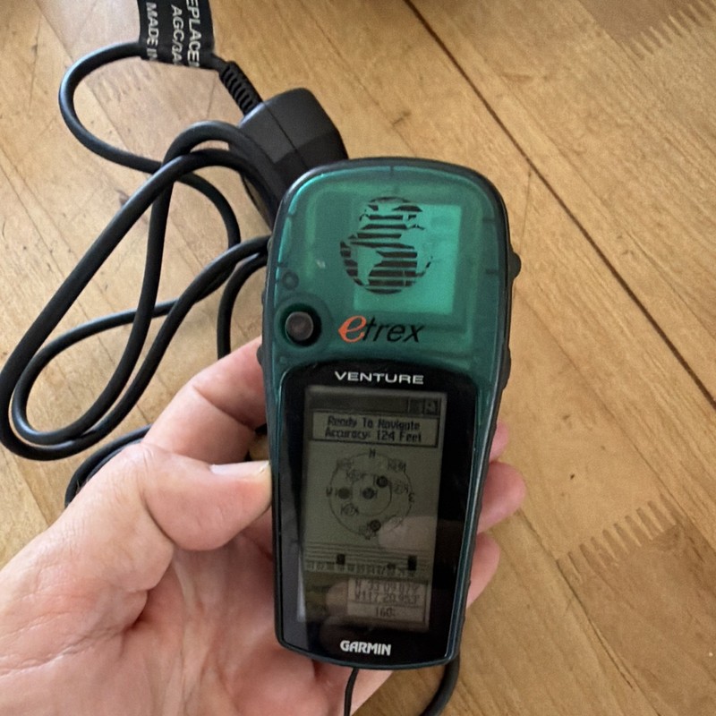 Garmin eTrex Venture Waterproof Hiking GPS 2.1in Display Green/Black w/ Cable