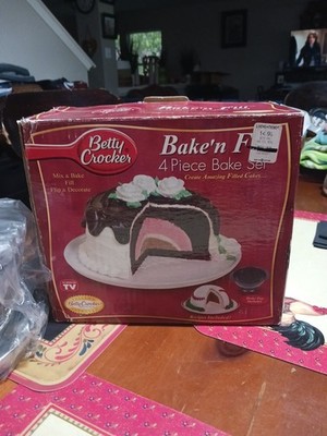 Vintage Betty Crocker Bake N Fill Cake Pan Set With Dome 4 Piece - NEW SEE INFO