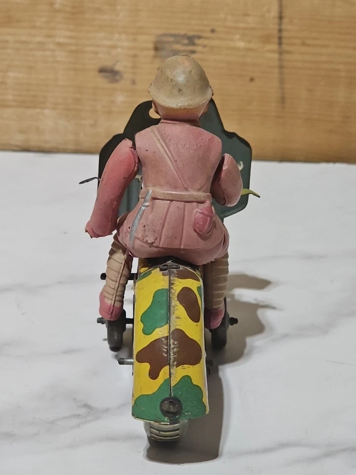 JAPAN WINDUP SHOOTING DISPATCH MOTORCYCLE TYDY Camouflage w Soldier Needs repair - Image 4 of 4
