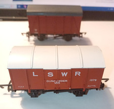OO GAUGE DAPOL LMS 12 Ton VENT BOX VAN 521202  & LSWR 7 Ton Gunpowder Wagon 1379