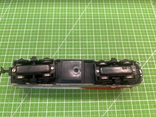 Vintage HO Scale EMD F7 Diesel Locomotive "Santa Fe" #281 Made In Yugoslavia - Picture 15 of 15