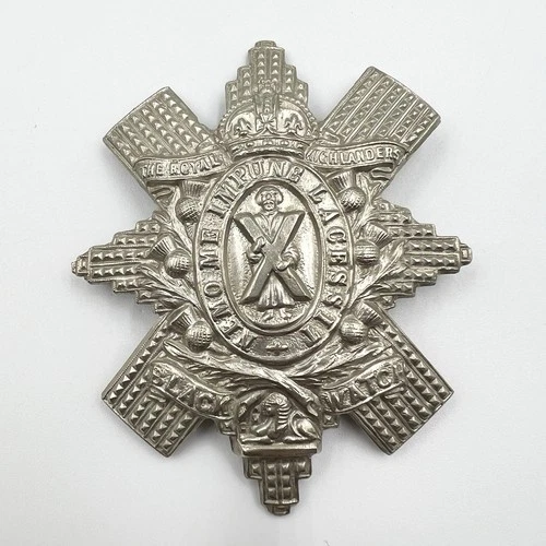 Genuine WW1 Black Watch Royal Highlanders Cap Badge Crossed Leaves Pattern