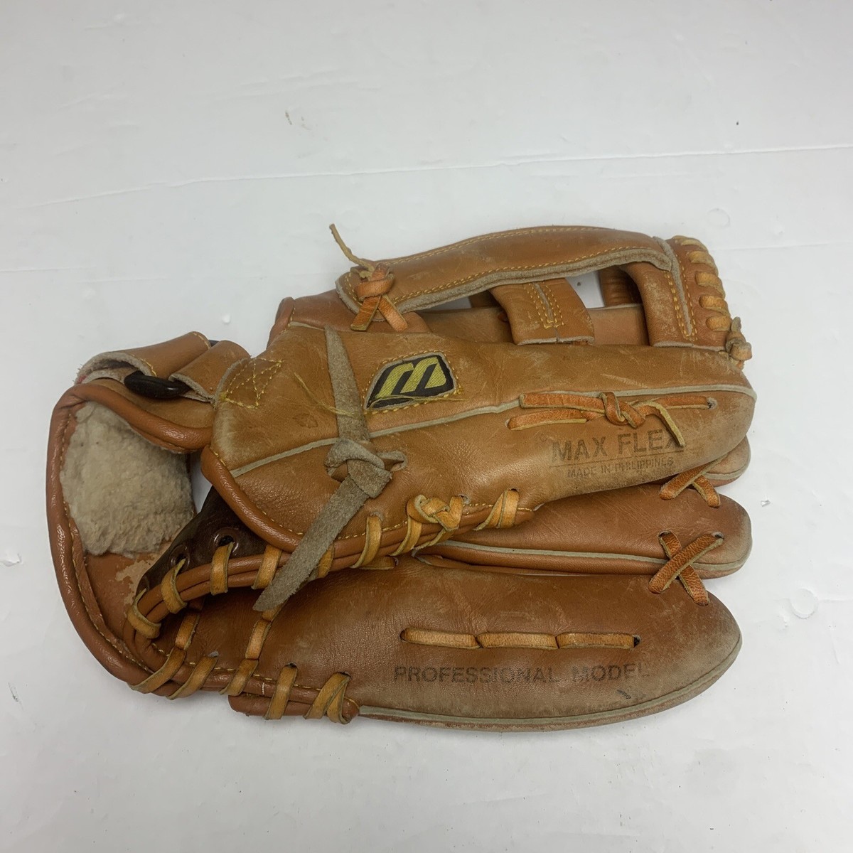 Mizuno Model MZ 1151 Full Grain Steerhide Pro Right Hand throw