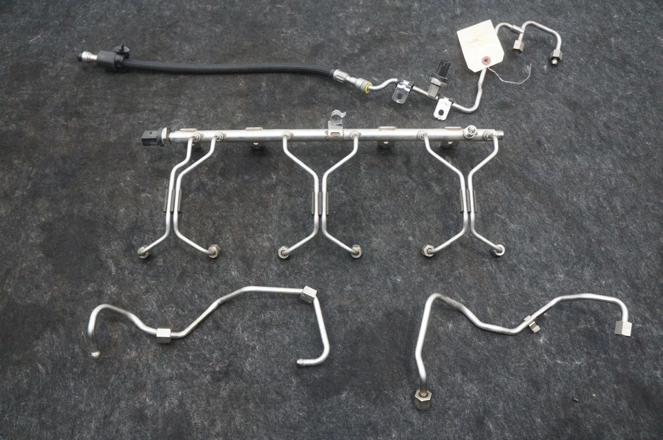 Juego de rieles de combustible de alta presión OEM 13537848363 Bmw M4 Competition F82 2015-2020 Foto 2 de 4