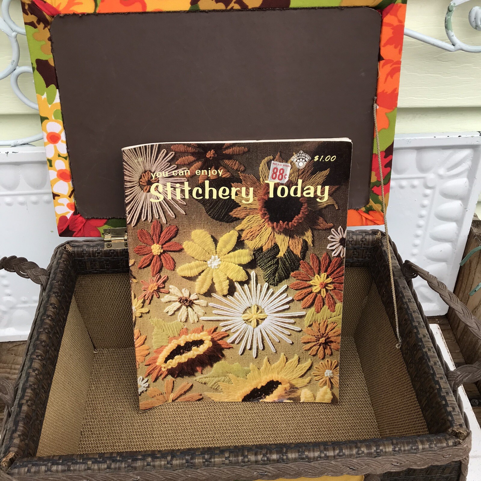 Vtg MCM Groovy 70s Orange Yellow Floral Wicker Storage Sewing Basket w Craft Bk