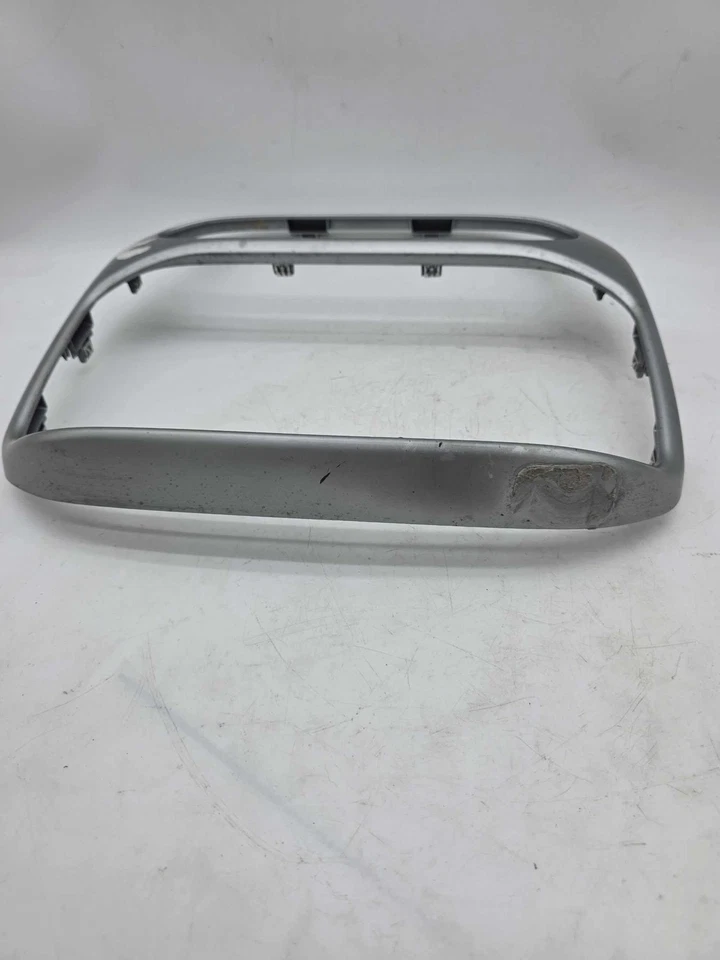 Chevrolet Colorado 2015-2022 tablero velocímetro izquierdo bisel cubierta OEM 23239841 Foto 2 de 3