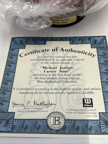 Nuovo Michael Jordan Wilson Mini Basket 1999 "Career Stats" con supporto certificato di autenticità - Foto 3 di 6