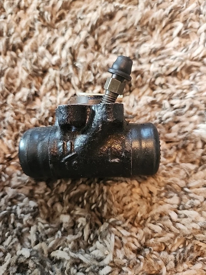 Cilindro de rueda de freno de tambor Toyota 85-88, 98-02 Chevy, 89-97 Geo, 83-02 Foto 4 de 4