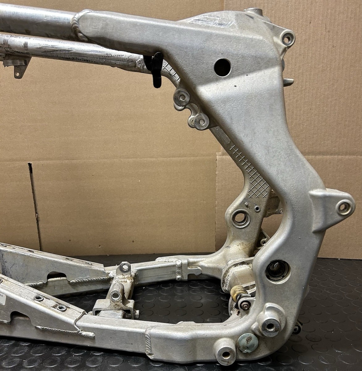 08 KAWASAKI KFX450 OEM FRAME CHASSIS ALUMINUM SUBFRAME SUB FRRAME